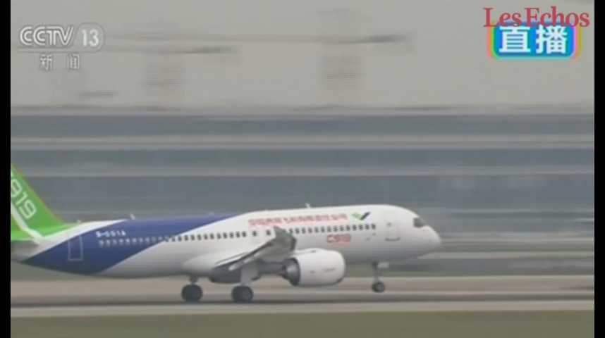 Illustration pour la vidéo Décollage réussi pour le C919 chinois