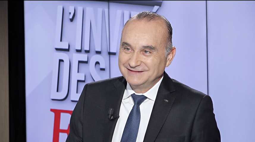 Illustration pour la vidéo « Axa va ouvrir des cabines de télémédecine dans les entreprises », déclare le PDG France