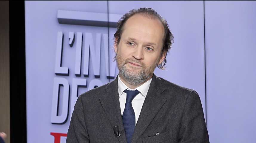 Illustration pour la vidéo Jean-Marc Dumontet : « On ne peut pas ignorer le monde économique lorsque l’on fait du théâtre »